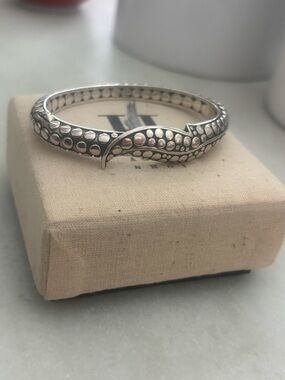 John Hardy Ayu Leaf Dot Sterling Silver Hinged Bangle Bracelet w/ Pouch